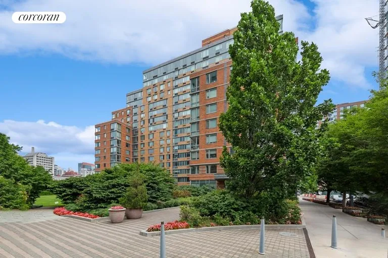 New York City Real Estate | View 425 Main Street, 9K | room 15 | View 16