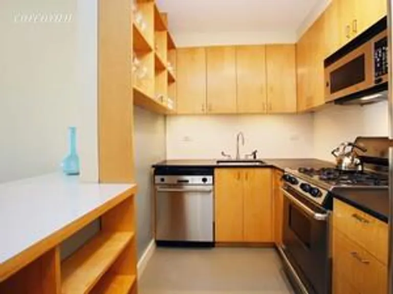 New York City Real Estate | View 115 East 9th Street, 8G | room 2 | View 3