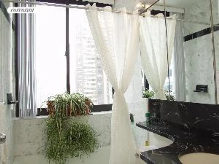 New York City Real Estate | View 62 West 62Nd Street, 21A | room 7 | View 8