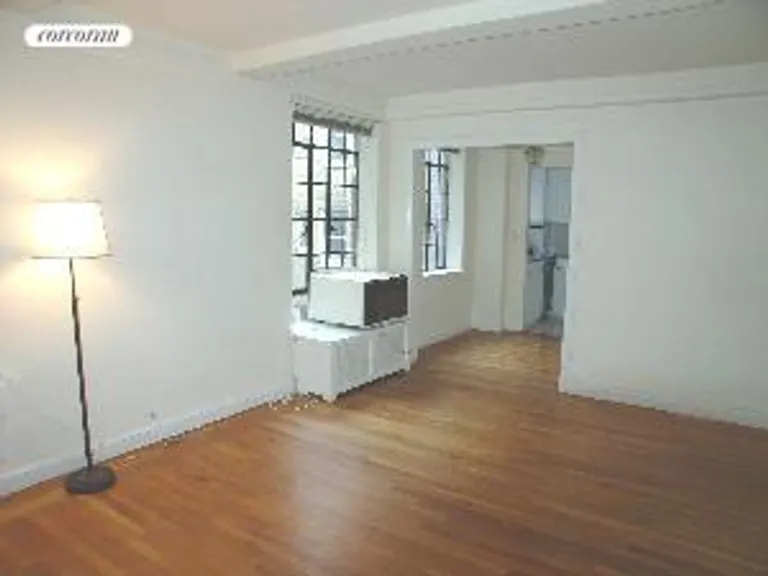 New York City Real Estate | View 333 East 43rd Street, 801 | room 6 | View 7