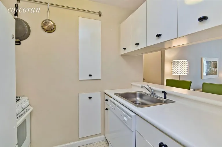 New York City Real Estate | View 45 East 25th Street, 17C | Kitchen | View 2