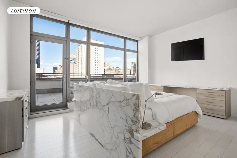 New York City Real Estate | View 450 East 83rd Street, 6B | Primary Bedroom | View 4