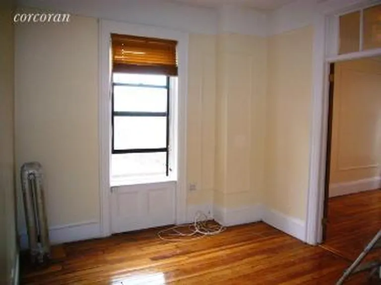 New York City Real Estate | View 244 East 21st Street, 22 | room 1 | View 2