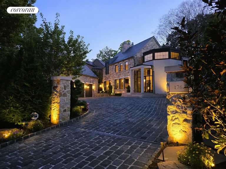 New York City Real Estate | View 176 Benedict Road | room 1 | View 2