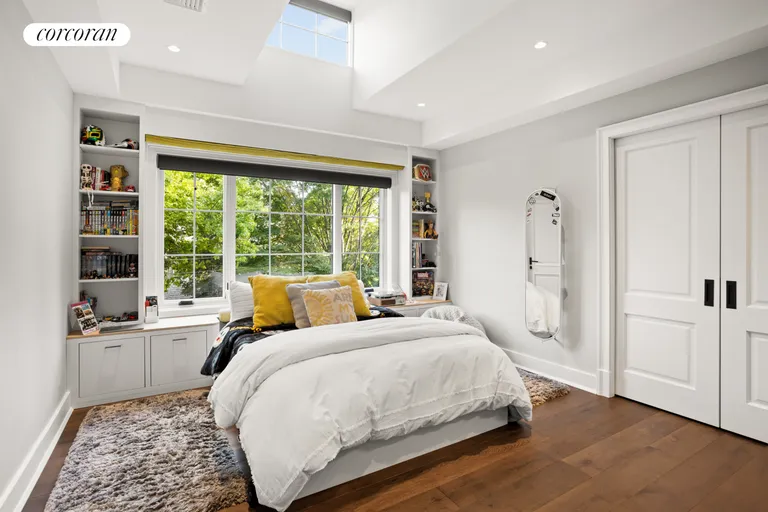 New York City Real Estate | View 176 Benedict Road | room 22 | View 23