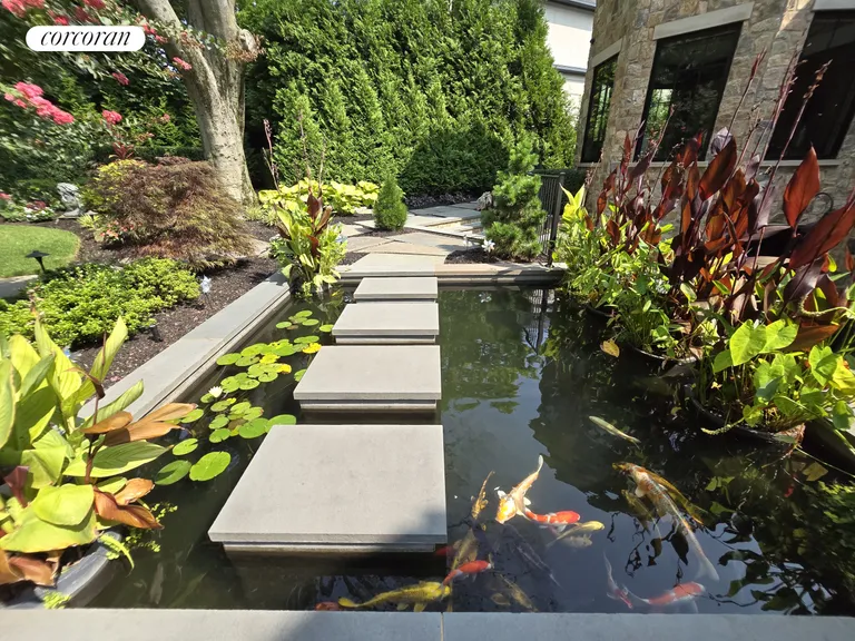 New York City Real Estate | View 176 Benedict Road | room 43 | View 44