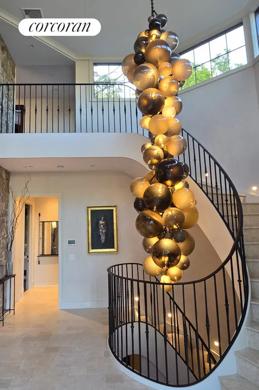 New York City Real Estate | View 176 Benedict Road | room 2 | View 3