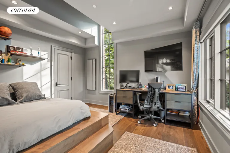 New York City Real Estate | View 176 Benedict Road | room 26 | View 27