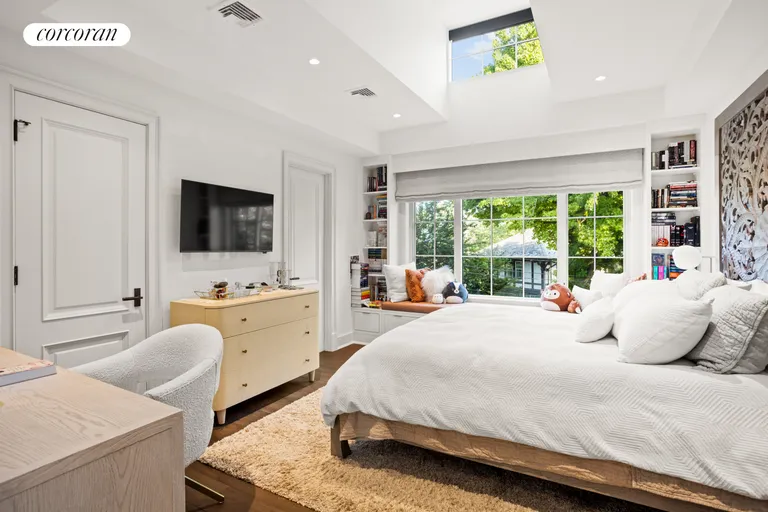 New York City Real Estate | View 176 Benedict Road | room 27 | View 28