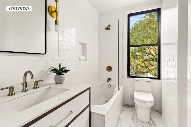 New York City Real Estate | View 5 Stratford Road, 12S | room 7 | View 8