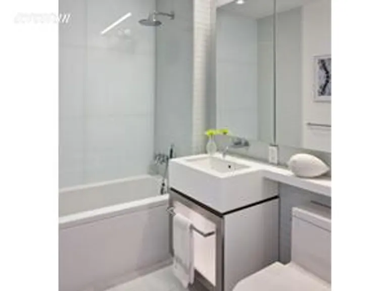 New York City Real Estate | View 400 East 67th Street, 8E | second bath | View 4