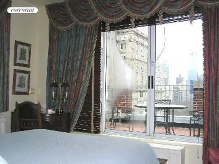 New York City Real Estate | View 21 East 61st Street, PH | room 3 | View 4