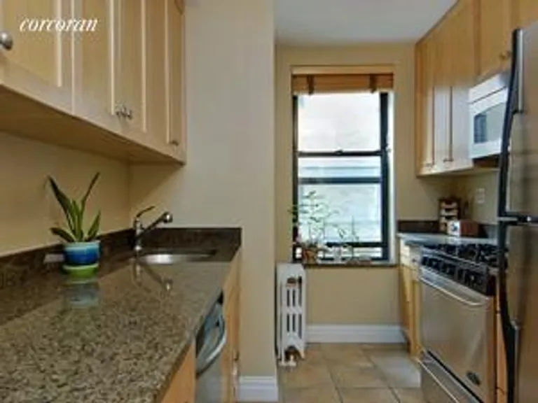 New York City Real Estate | View 175 West 93rd Street, 4A | room 2 | View 3