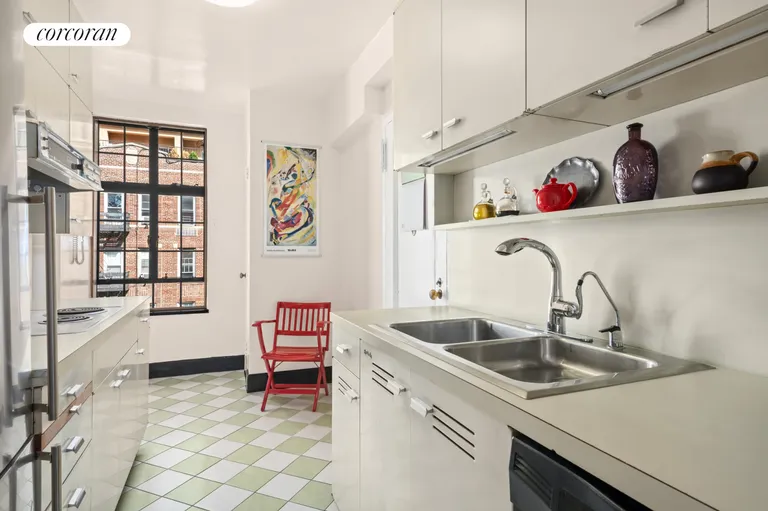 New York City Real Estate | View 230 East 50th Street, 6D | room 4 | View 5