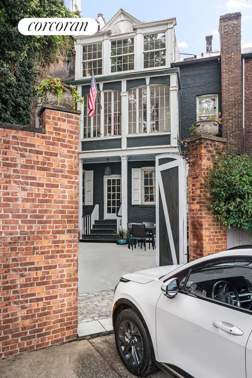New York City Real Estate | View 18 Commerce Street | 5 Beds, 2 Baths | View 1