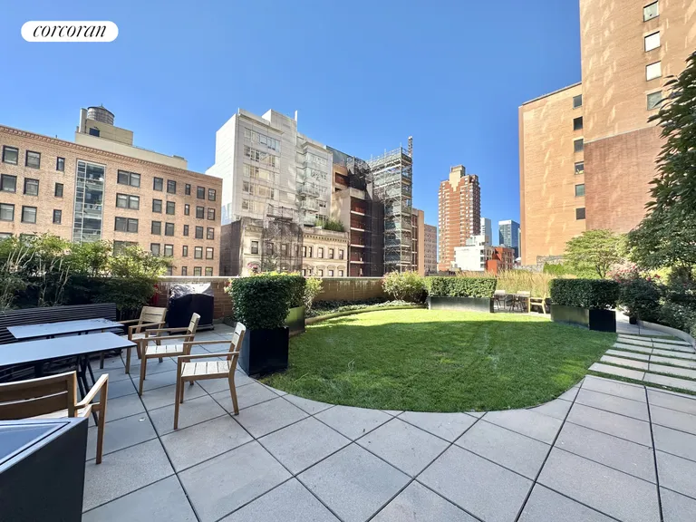 New York City Real Estate | View 1 Columbus Place, S8G | room 9 | View 10