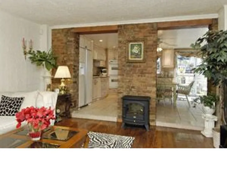 New York City Real Estate | View 44 1st Place, 1 | room 2 | View 3