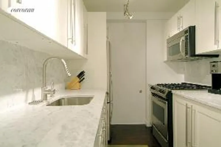 New York City Real Estate | View 7 East 14th Street, 720 | room 5 | View 6