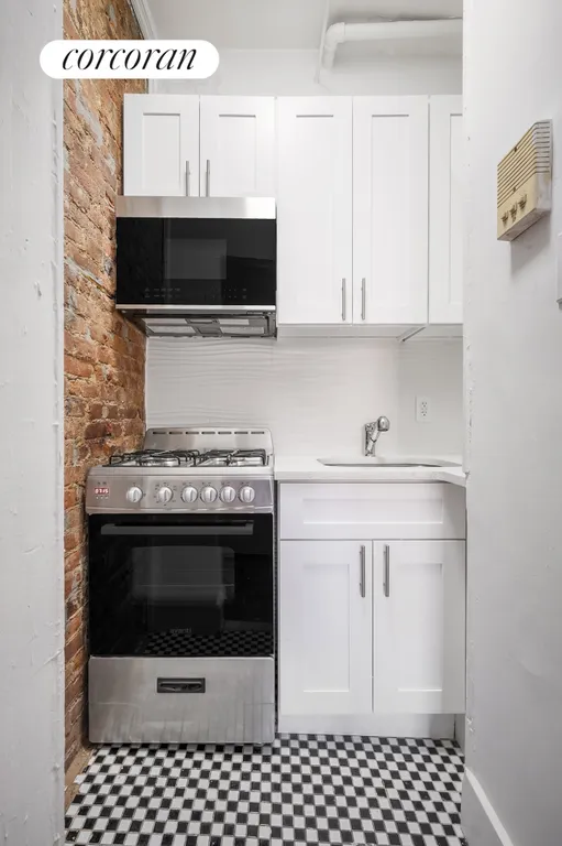 New York City Real Estate | View 370 Greene Avenue | room 3 | View 4