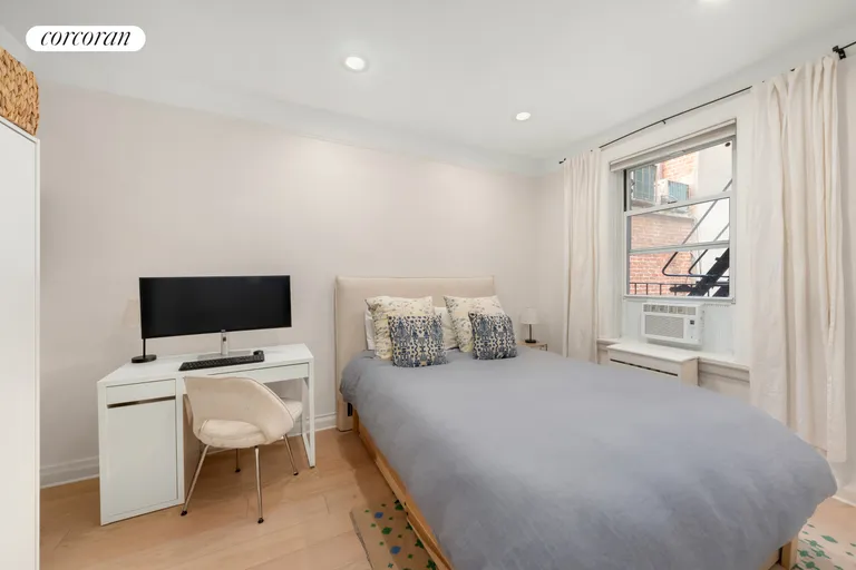New York City Real Estate | View 59 Pineapple Street, 2L | room 4 | View 5