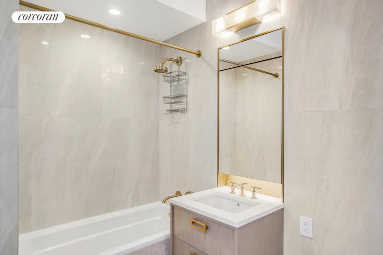 New York City Real Estate | View 3 Court Square, PH406 | room 15 | View 16