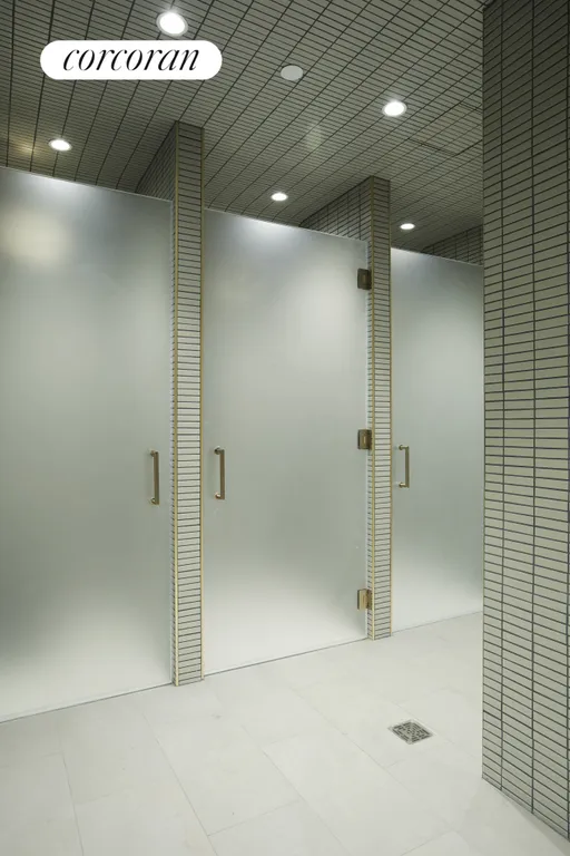 New York City Real Estate | View 3 Court Square, PH406 | room 40 | View 41