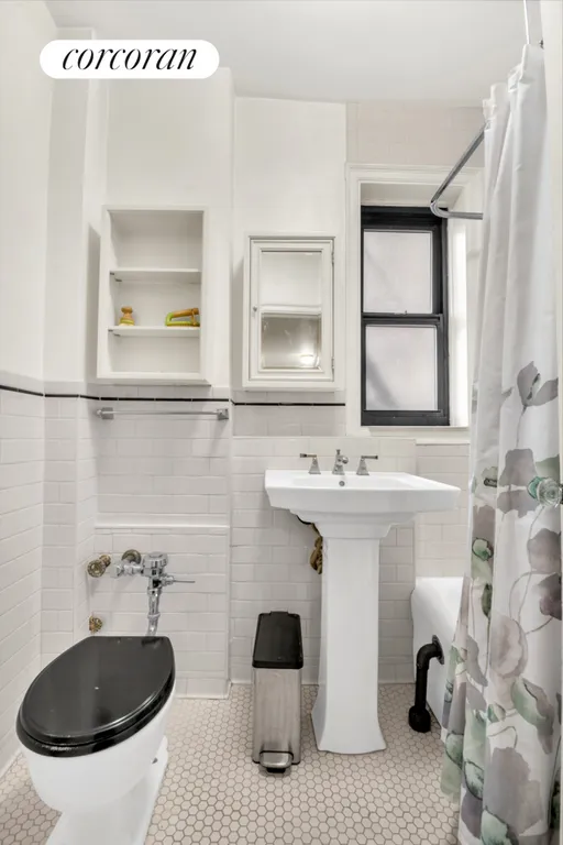 New York City Real Estate | View 504 Grand Street, C33 | Full Bathroom | View 5