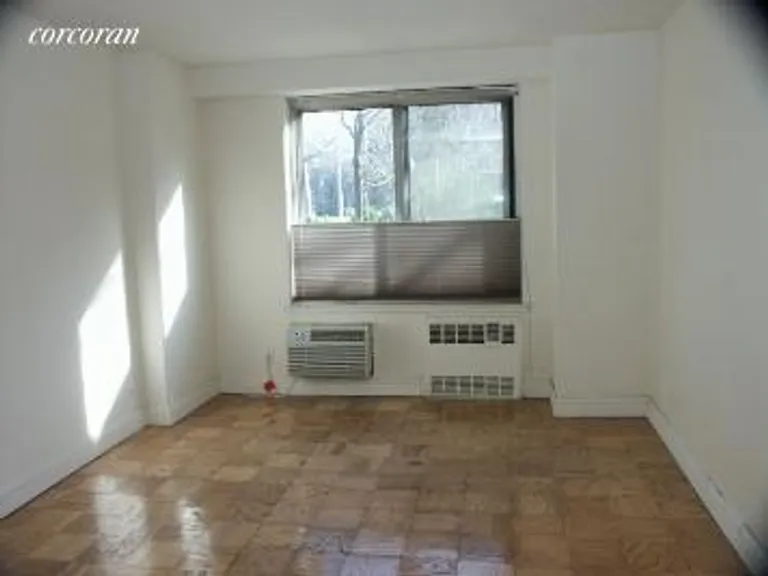 New York City Real Estate | View 400 Central Park West, 1M | room 2 | View 3