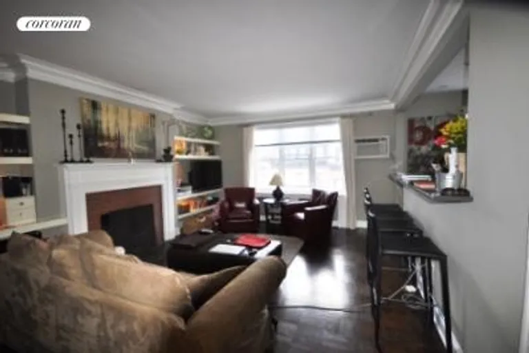 New York City Real Estate | View 10 Monroe Place, 5 | 2 Beds, 1 Bath | View 1