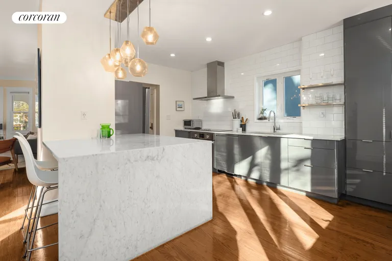 New York City Real Estate | View 28 Wellington Court | room 4 | View 5