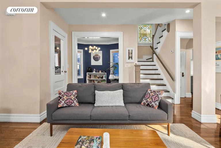 New York City Real Estate | View 28 Wellington Court | room 9 | View 10