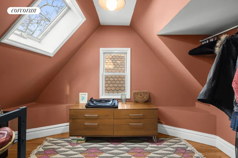 New York City Real Estate | View 28 Wellington Court | room 20 | View 21