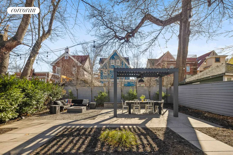 New York City Real Estate | View 28 Wellington Court | room 24 | View 25