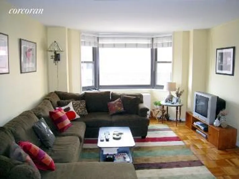 New York City Real Estate | View 200 East 90th Street, 7H | 2 Beds, 1 Bath | View 1