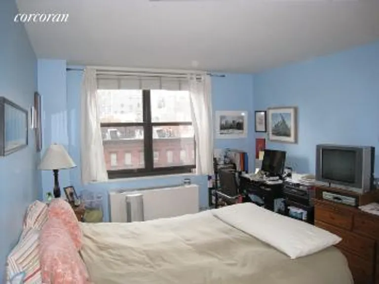 New York City Real Estate | View 200 East 90th Street, 7H | Master Bedroom | View 3