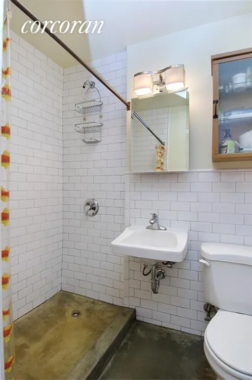 New York City Real Estate | View 22 Irving Place, 1A | Bathroom | View 3