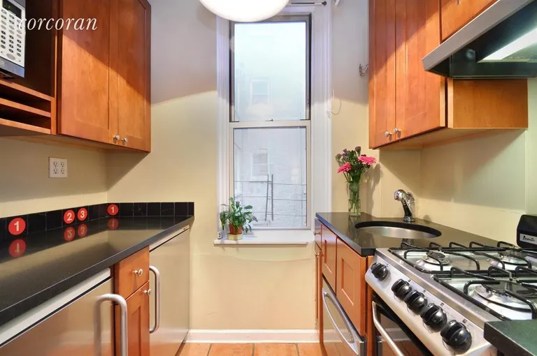 New York City Real Estate | View 306 West 100th Street, 36 | Kitchen | View 2
