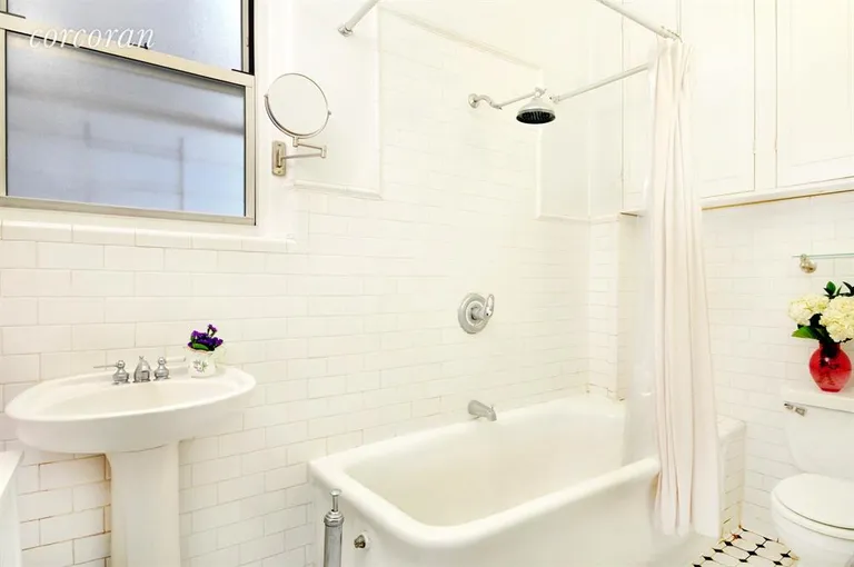 New York City Real Estate | View 306 West 100th Street, 36 | Bathroom | View 5