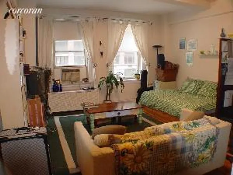 New York City Real Estate | View 127 West 79th Street, 3L | 1 Bath | View 1