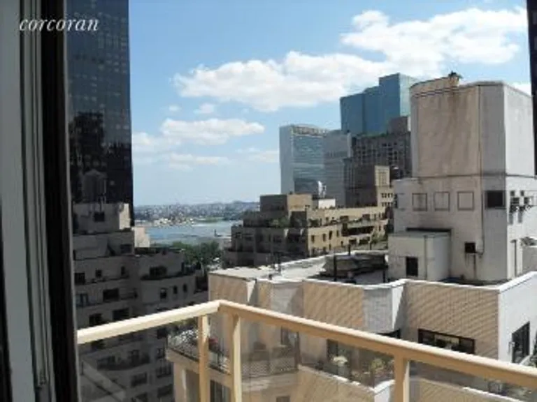 New York City Real Estate | View 250 East 49th Street, 18A | River Views | View 6