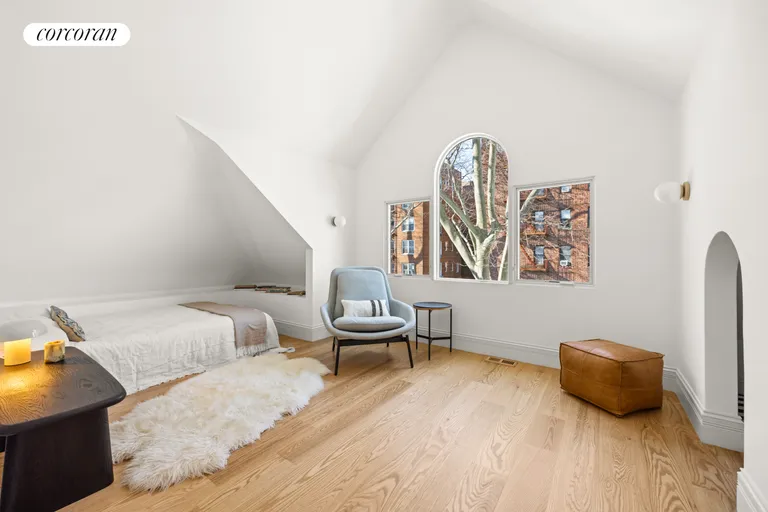 New York City Real Estate | View 453 Stratford Road | room 18 | View 19