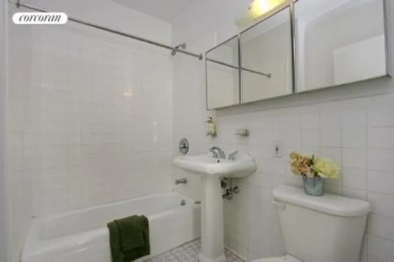 New York City Real Estate | View 204 Huntington Street, 2H | room 3 | View 4