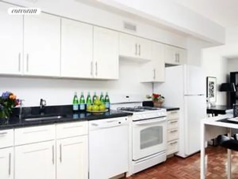 New York City Real Estate | View 218 Myrtle Avenue, 5G | room 1 | View 2