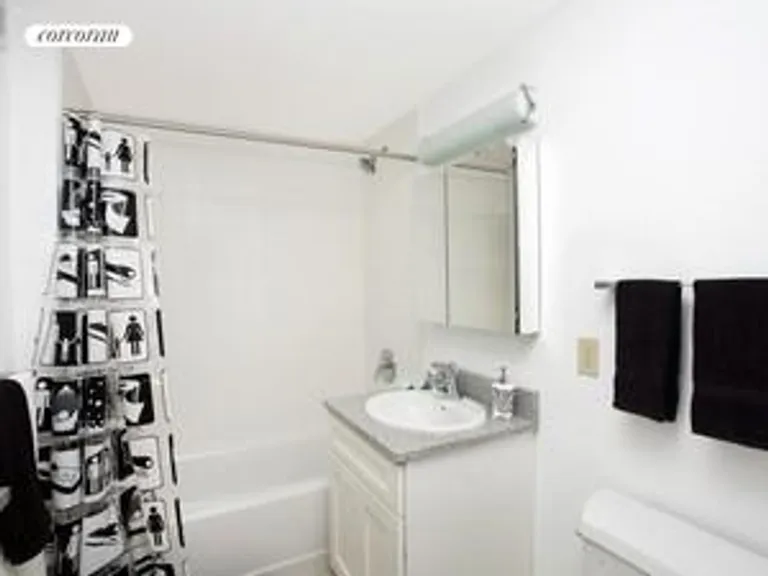 New York City Real Estate | View 218 Myrtle Avenue, 5G | room 2 | View 3