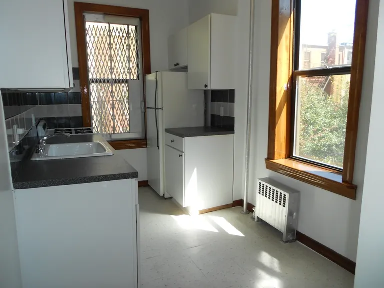 New York City Real Estate | View 409 14th Street, 3R | 2 Beds, 1 Bath | View 1