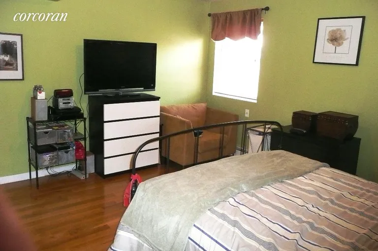 New York City Real Estate | View 103 Waverly Avenue, 1 | room 4 | View 5