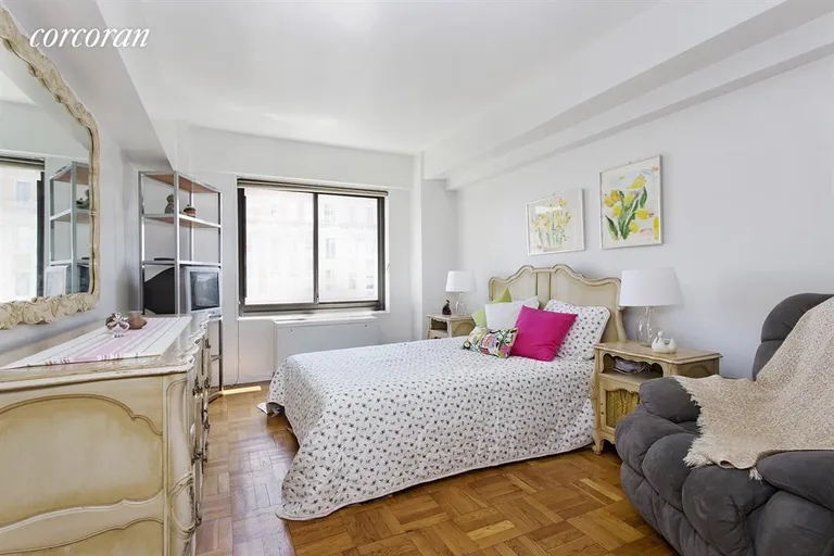 New York City Real Estate | View 10 East End Avenue, 15D | Bedroom | View 5