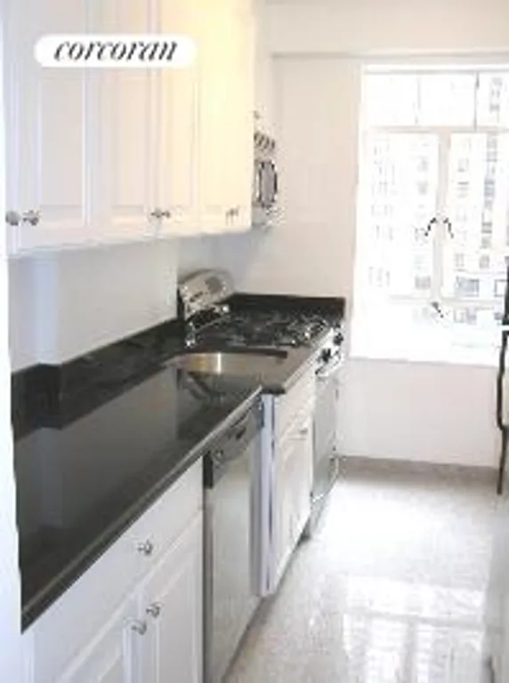 New York City Real Estate | View 240 Central Park South, 8Q | room 8 | View 9
