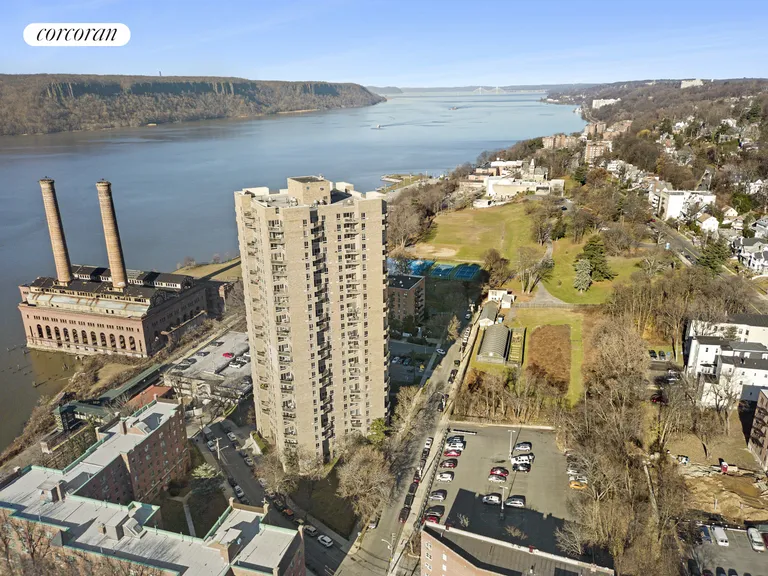 Other US Real Estate | View 1 Glenwood Avenue, 17L | room 9 | View 10