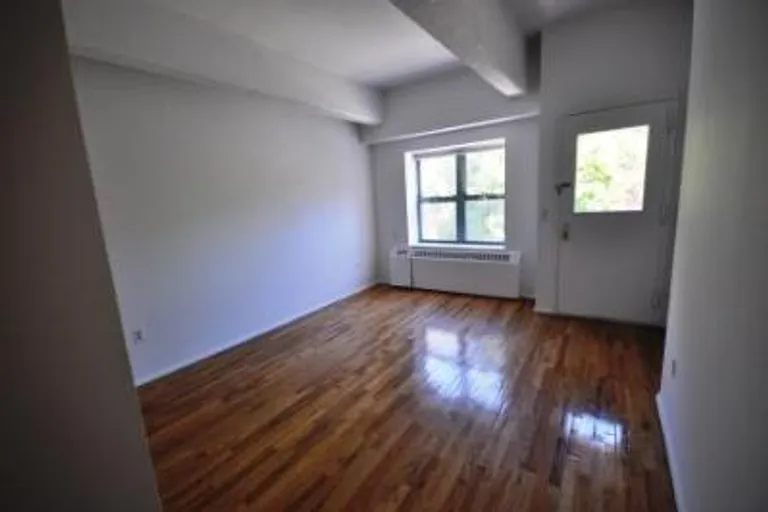 New York City Real Estate | View 204 Huntington Street, TH5 | room 2 | View 3